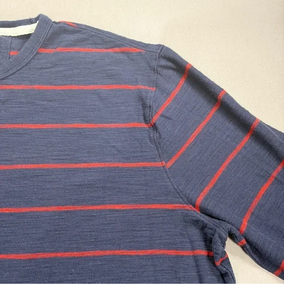 Banana Republic Vintage Tee; Long Sleeve; Crewneck - XL (Mens?) - Picture 6 of 13